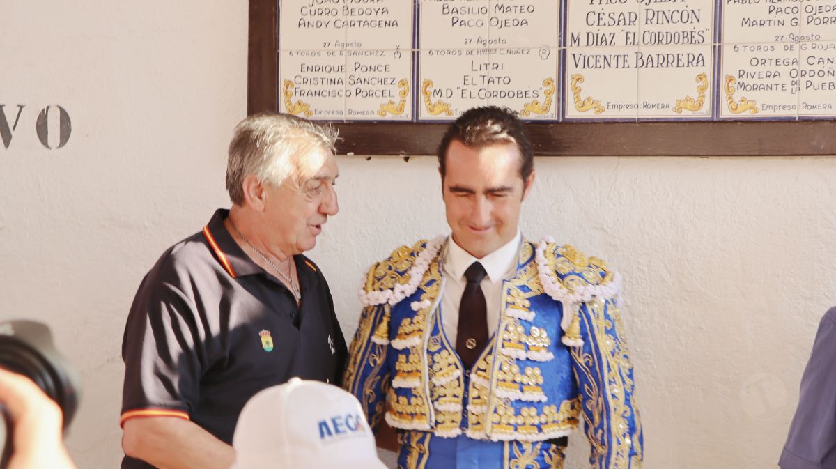 Antonio Linares, gran triunfador de la corrida de Tomelloso con cuatro orejas