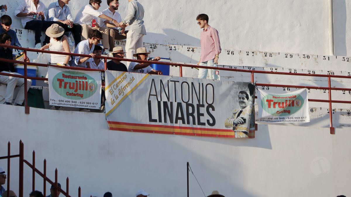 Antonio Linares, gran triunfador de la corrida de Tomelloso con cuatro orejas