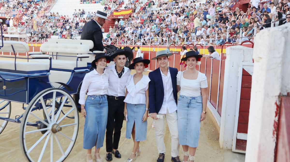 Antonio Linares, gran triunfador de la corrida de Tomelloso con cuatro orejas