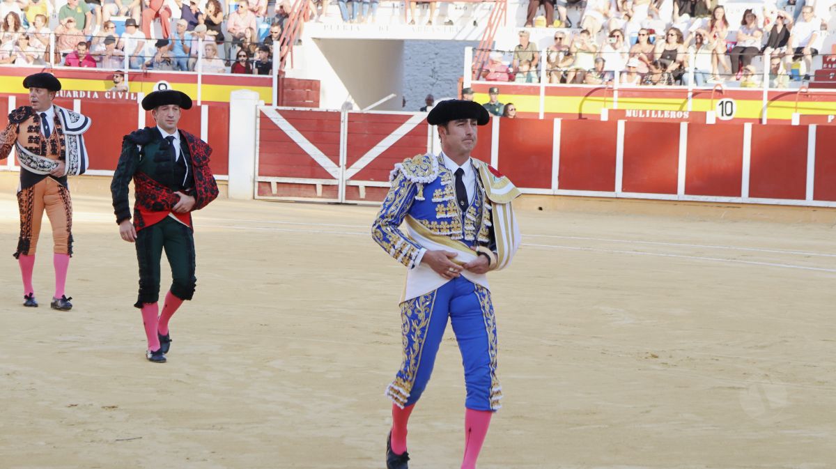 Antonio Linares, gran triunfador de la corrida de Tomelloso con cuatro orejas