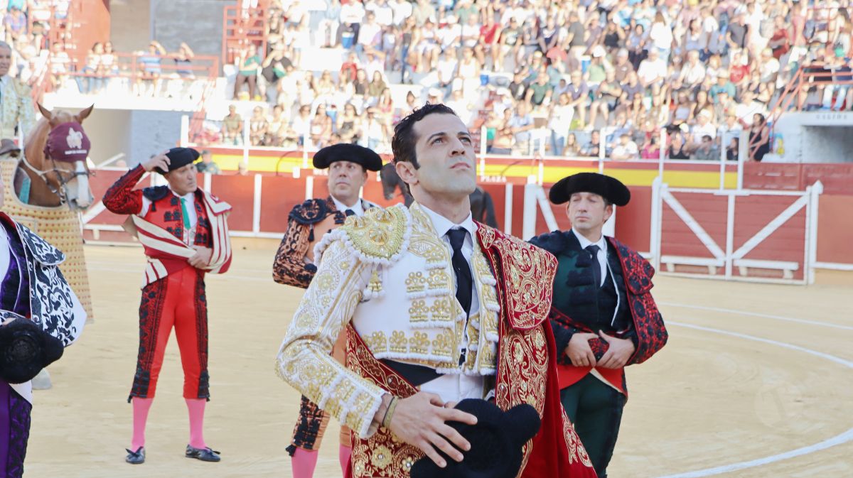 Antonio Linares, gran triunfador de la corrida de Tomelloso con cuatro orejas