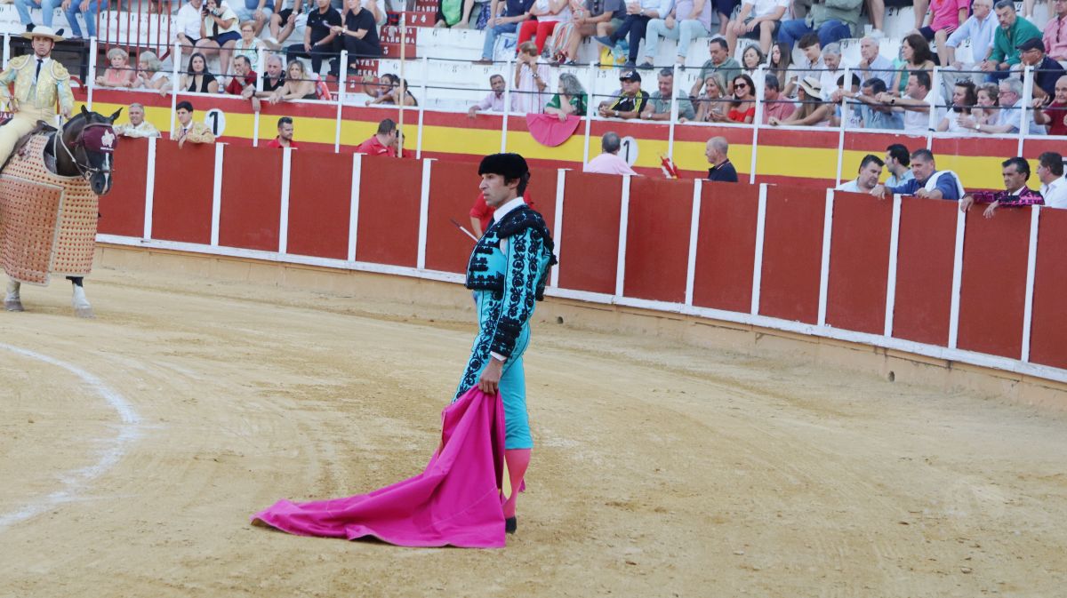 Antonio Linares, gran triunfador de la corrida de Tomelloso con cuatro orejas