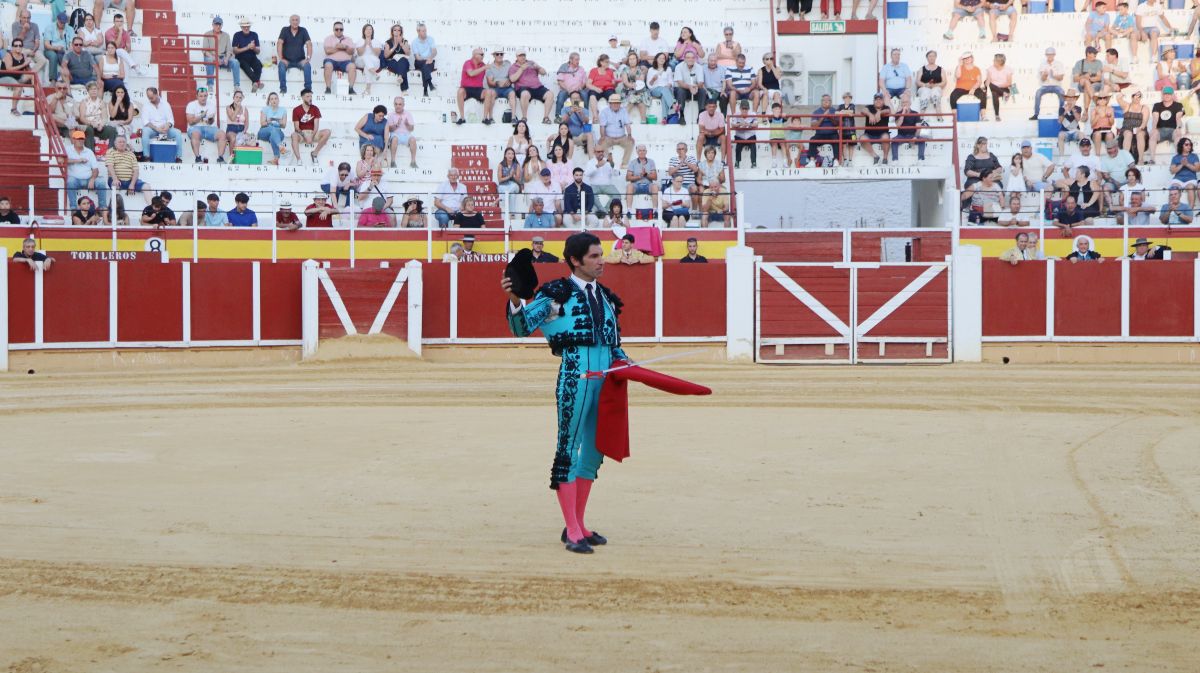Antonio Linares, gran triunfador de la corrida de Tomelloso con cuatro orejas