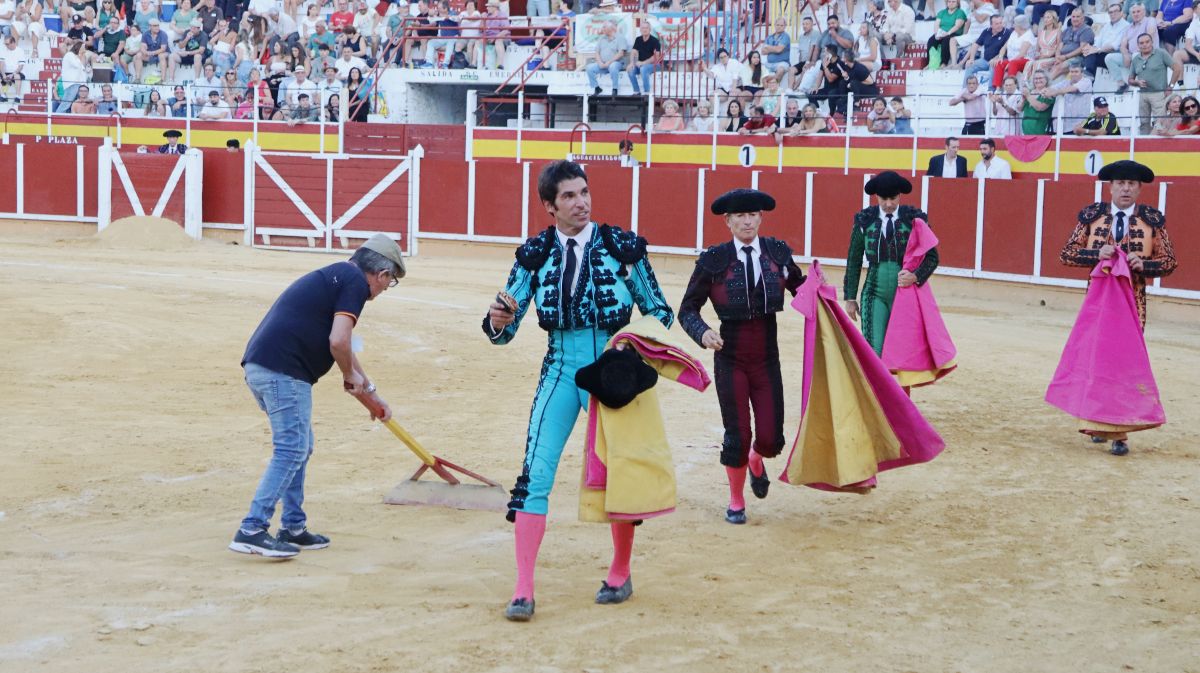 Antonio Linares, gran triunfador de la corrida de Tomelloso con cuatro orejas