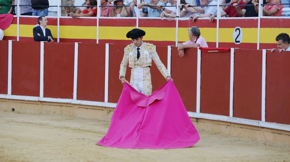 Antonio Linares, gran triunfador de la corrida de Tomelloso con cuatro orejas
