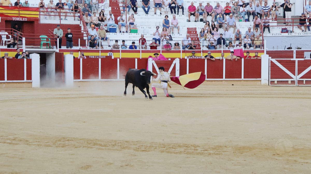 Antonio Linares, gran triunfador de la corrida de Tomelloso con cuatro orejas