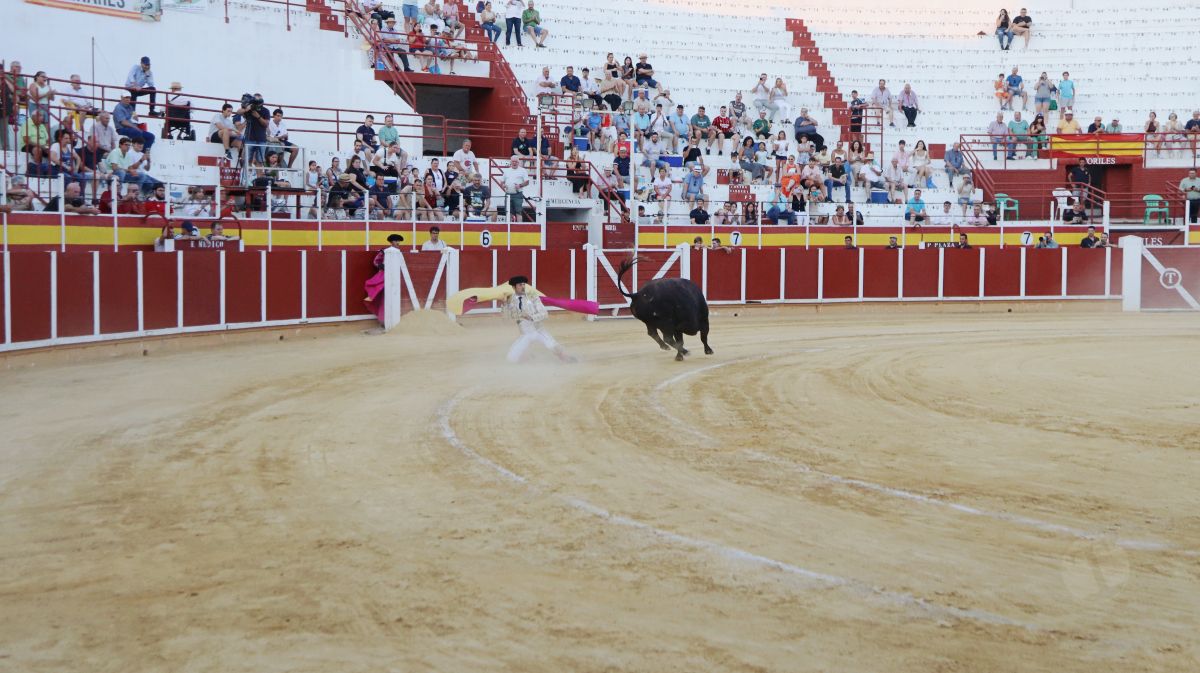 Antonio Linares, gran triunfador de la corrida de Tomelloso con cuatro orejas