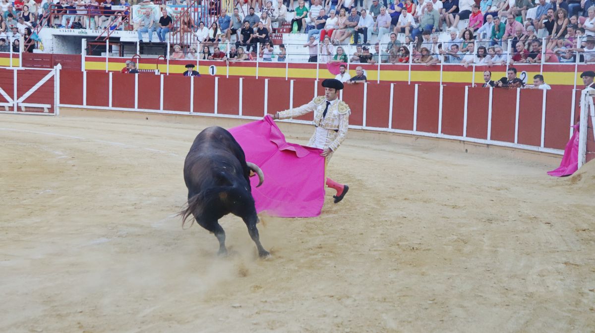 Antonio Linares, gran triunfador de la corrida de Tomelloso con cuatro orejas