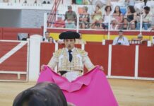 Antonio Linares sigue por la senda del triunfo: tres orejas en Membrilla