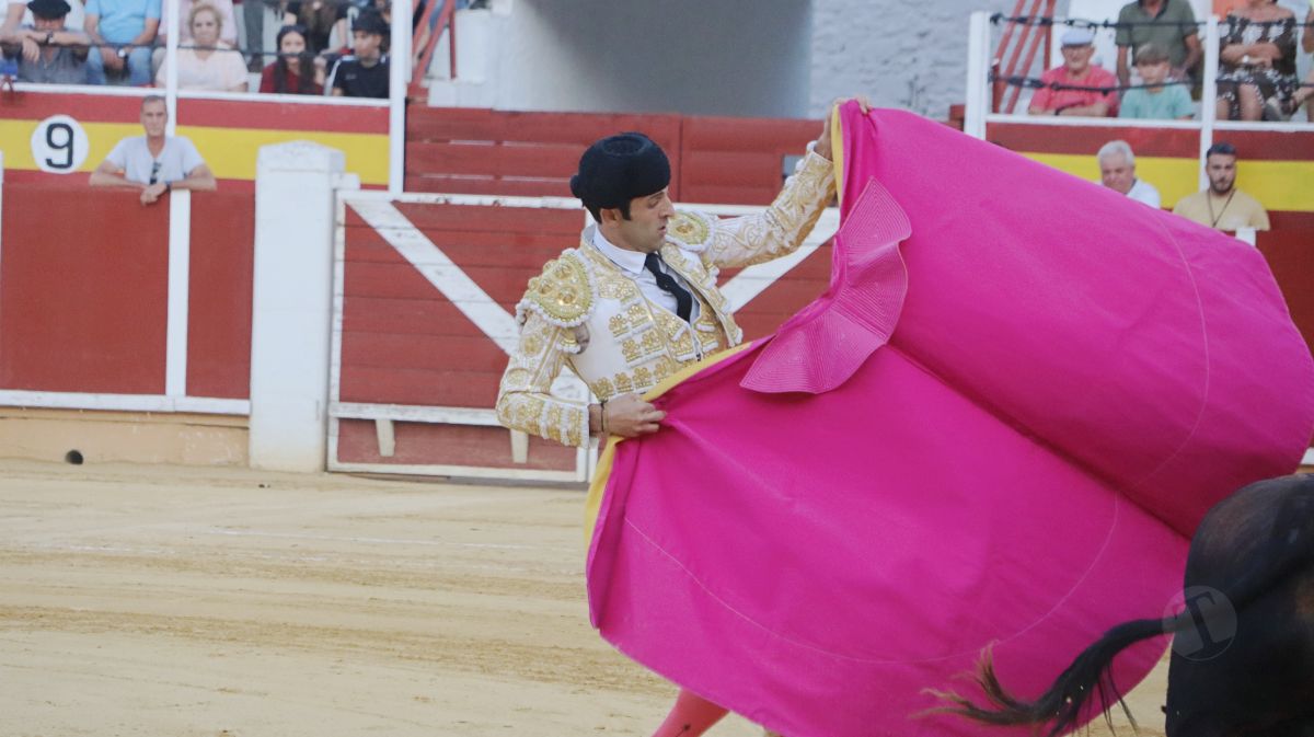 Antonio Linares, gran triunfador de la corrida de Tomelloso con cuatro orejas