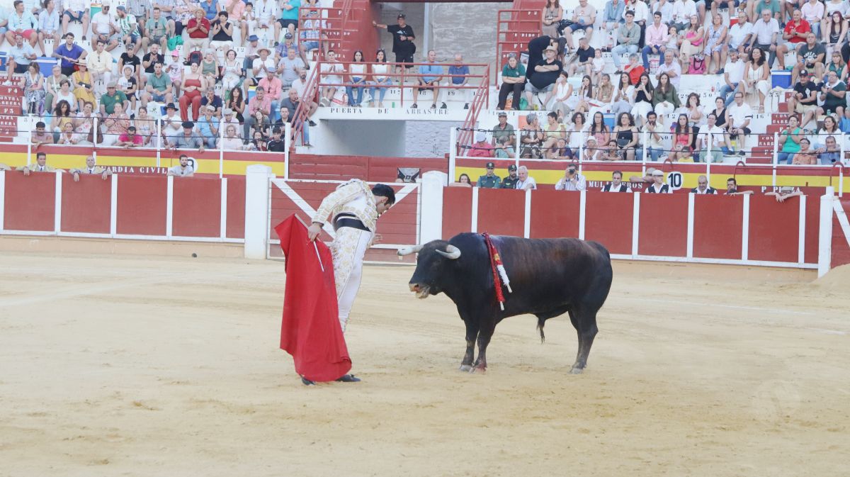 Antonio Linares, gran triunfador de la corrida de Tomelloso con cuatro orejas
