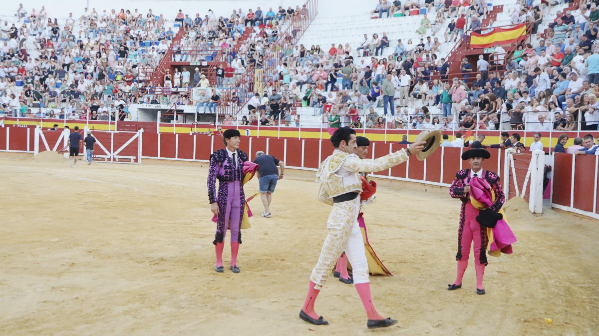 Antonio Linares, gran triunfador de la corrida de Tomelloso con cuatro orejas