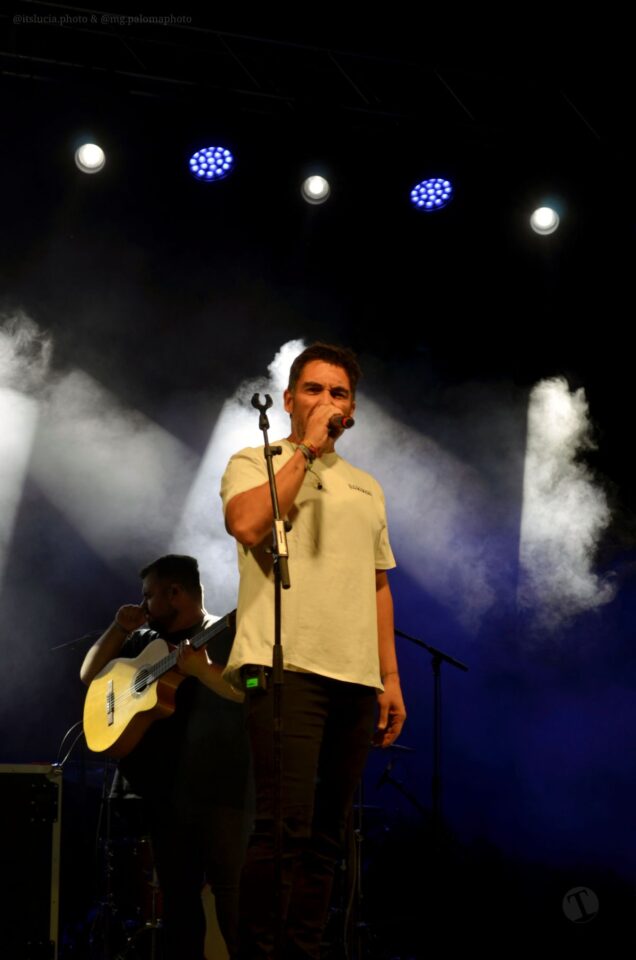 Tributo a Estopa en Tomelloso: Fuente de Energía llenó de rumba y rock los jardines del parque