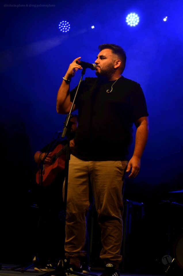 Tributo a Estopa en Tomelloso: Fuente de Energía llenó de rumba y rock los jardines del parque