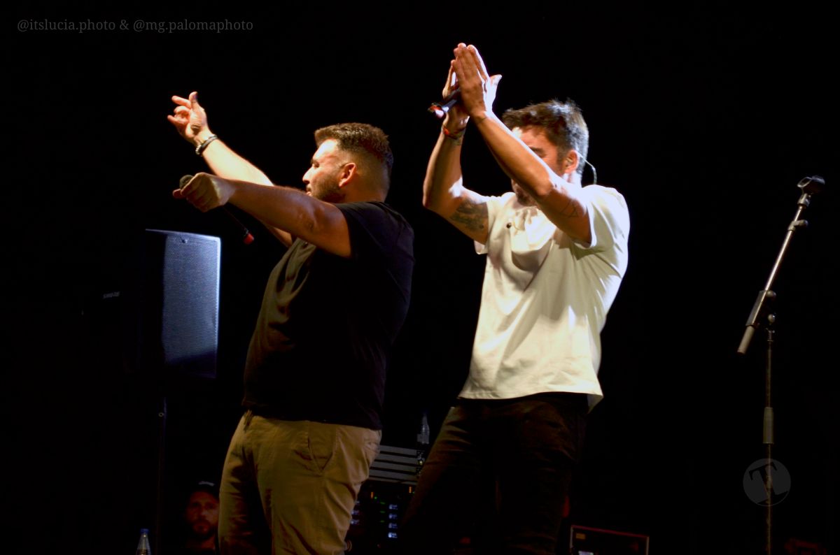 Tributo a Estopa en Tomelloso: Fuente de Energía llenó de rumba y rock los jardines del parque