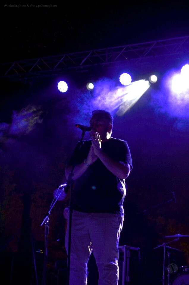 Tributo a Estopa en Tomelloso: Fuente de Energía llenó de rumba y rock los jardines del parque