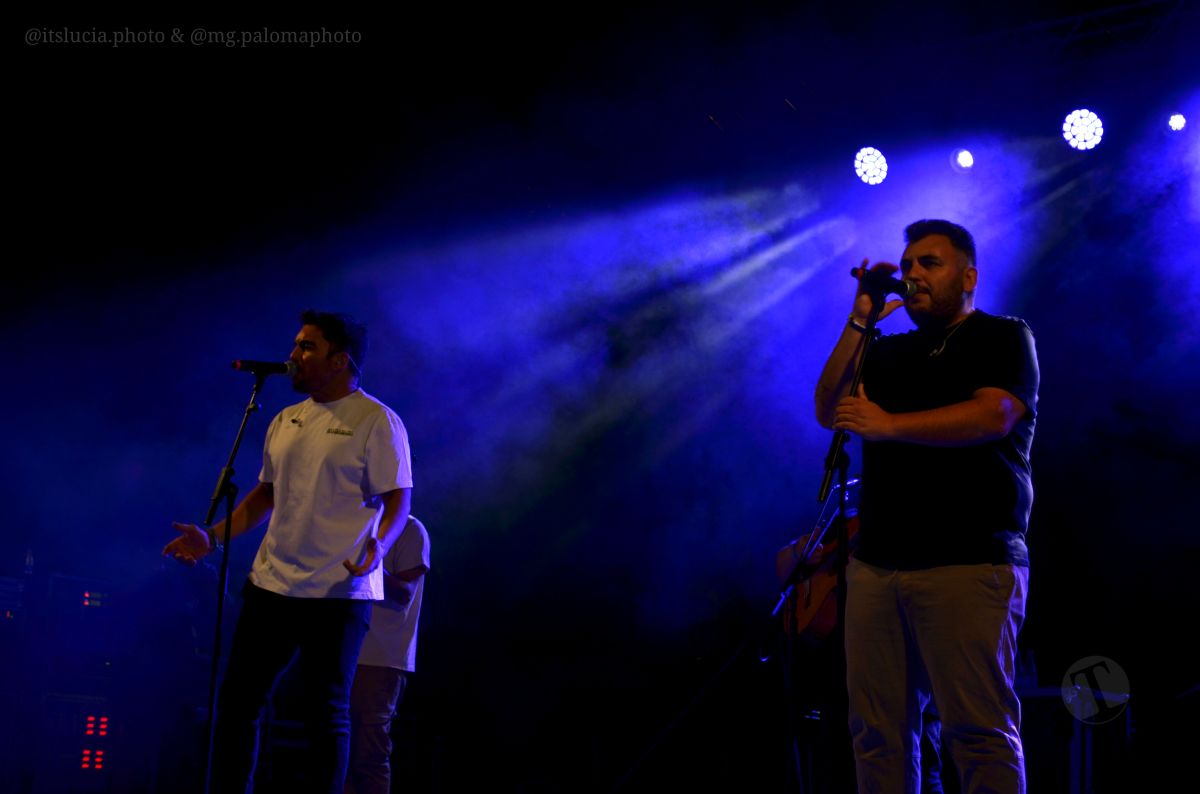 Tributo a Estopa en Tomelloso: Fuente de Energía llenó de rumba y rock los jardines del parque