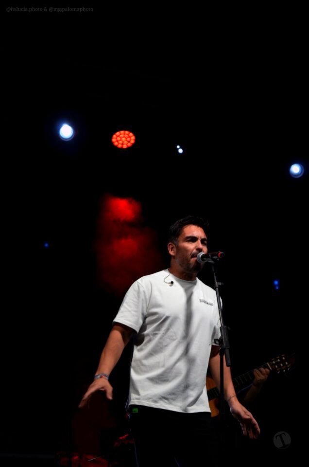 Tributo a Estopa en Tomelloso: Fuente de Energía llenó de rumba y rock los jardines del parque