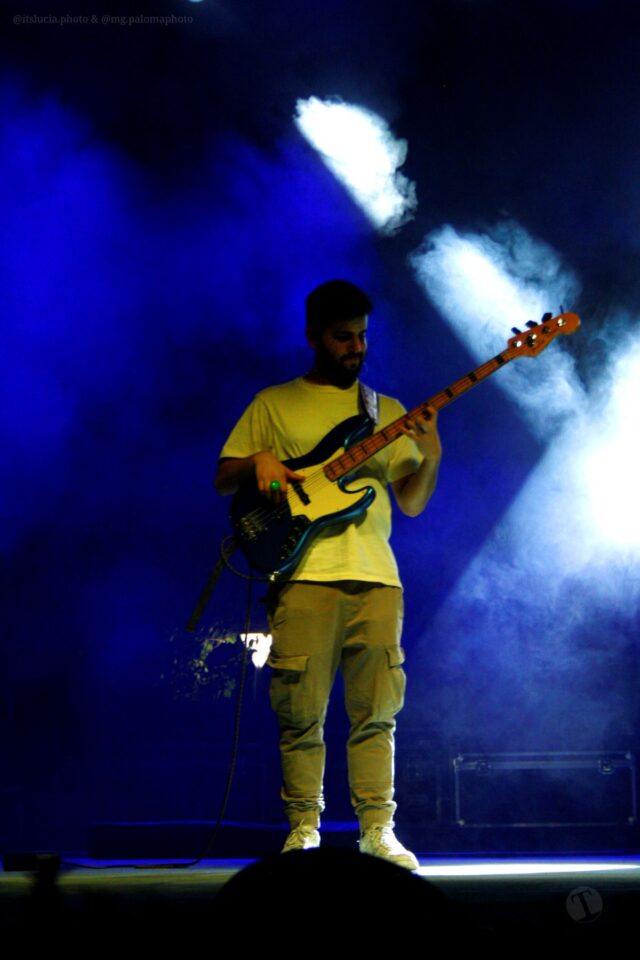 Tributo a Estopa en Tomelloso: Fuente de Energía llenó de rumba y rock los jardines del parque