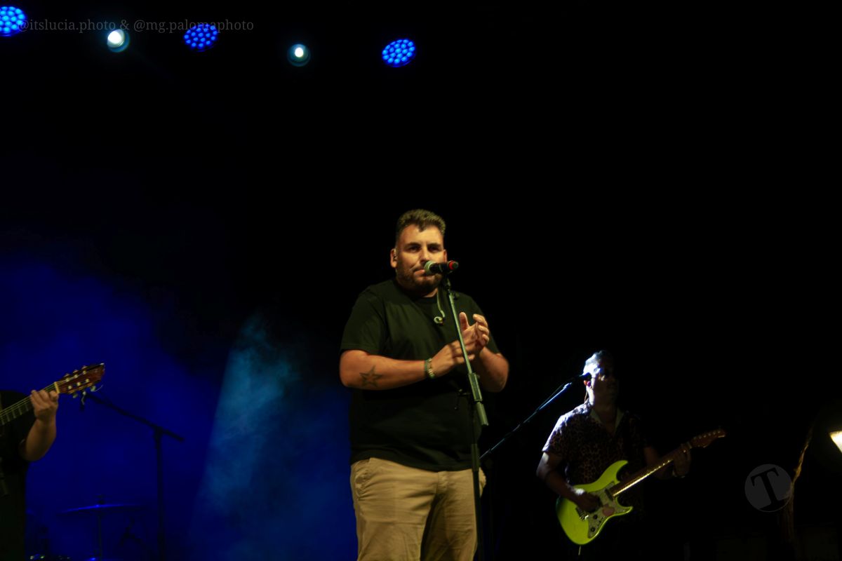 Tributo a Estopa en Tomelloso: Fuente de Energía llenó de rumba y rock los jardines del parque