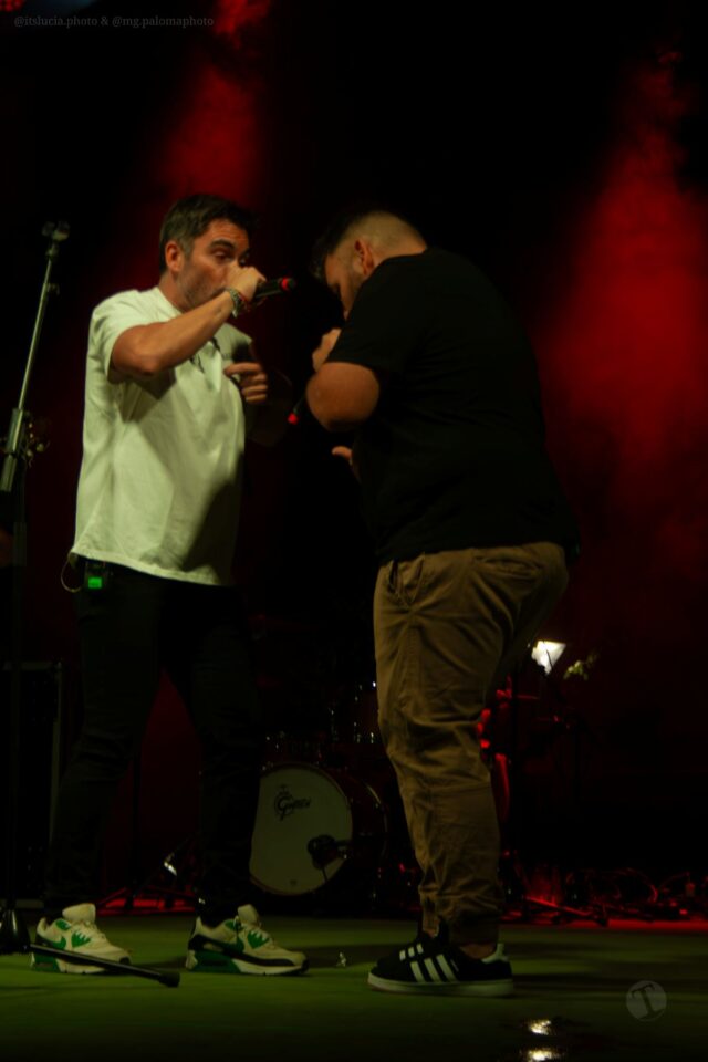 Tributo a Estopa en Tomelloso: Fuente de Energía llenó de rumba y rock los jardines del parque