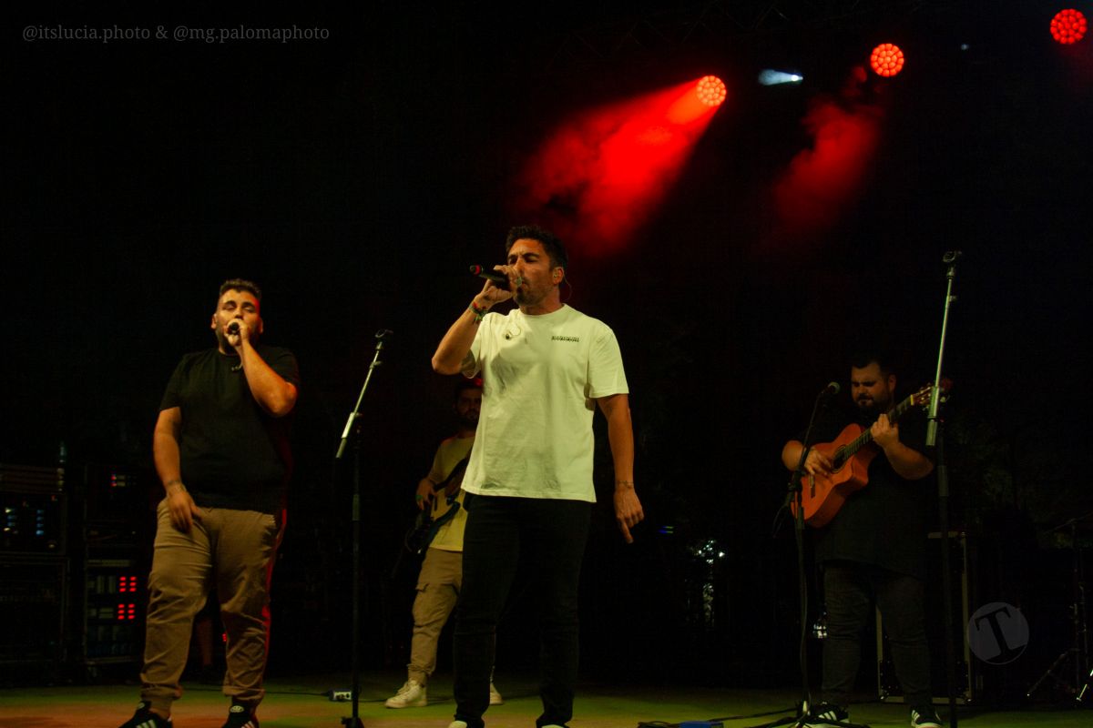 Tributo a Estopa en Tomelloso: Fuente de Energía llenó de rumba y rock los jardines del parque