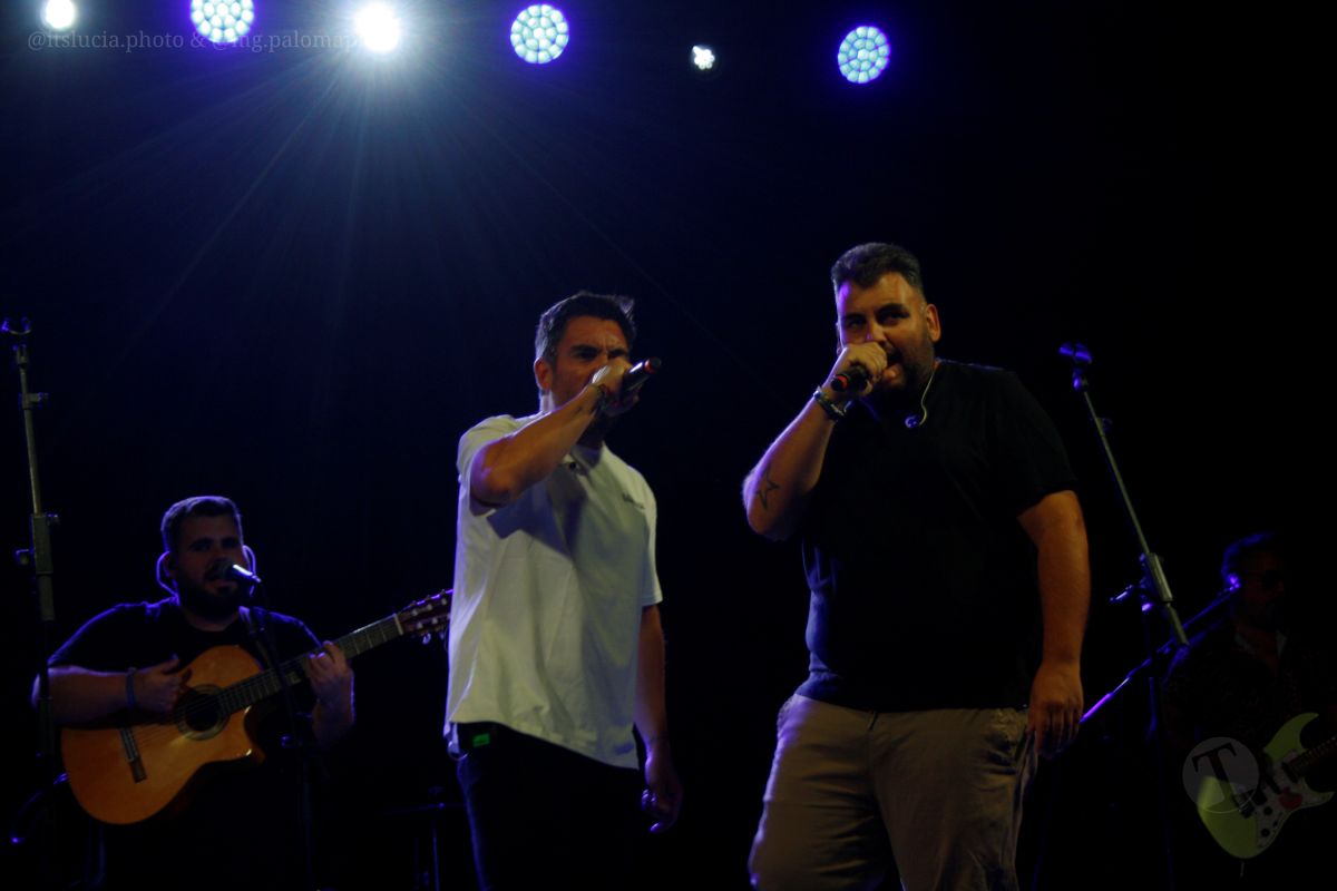 Tributo a Estopa en Tomelloso: Fuente de Energía llenó de rumba y rock los jardines del parque
