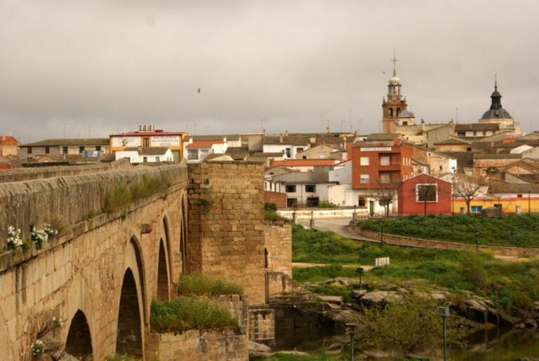 El pueblo más pequeño de C-LM está en Toledo: menos de un kilómetro cuadrado y un puente del siglo XIV