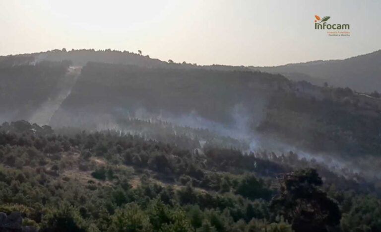 Controlados los incendios de Los Navalucillos y Brazatortas, mientras continúa activo el de La Huerce