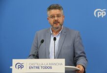 El PP denuncia la «desidia y el abandono sistemático» de Page a la sanidad regional