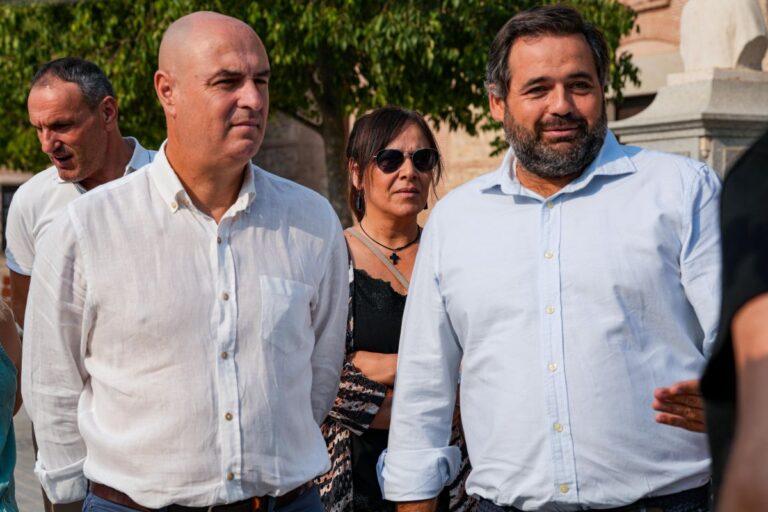 Núñez acusa a Page de «abandonar» a los alcaldes y no atender sus necesidades particulares