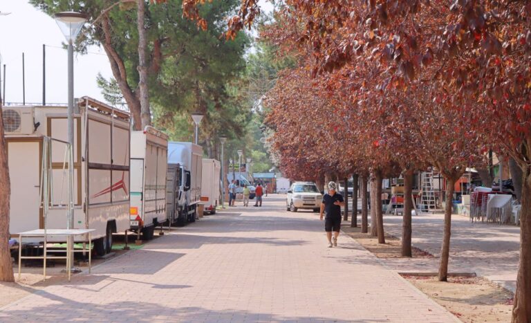 Los tomelloseros cuentan las horas para el arranque de la Feria 2025