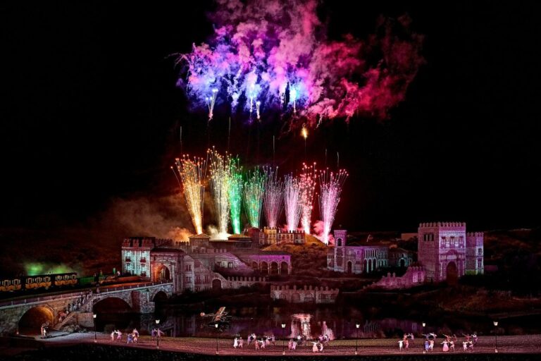 Dados de alta los actores de Puy du Fou hospitalizados tras volcar un coche de época