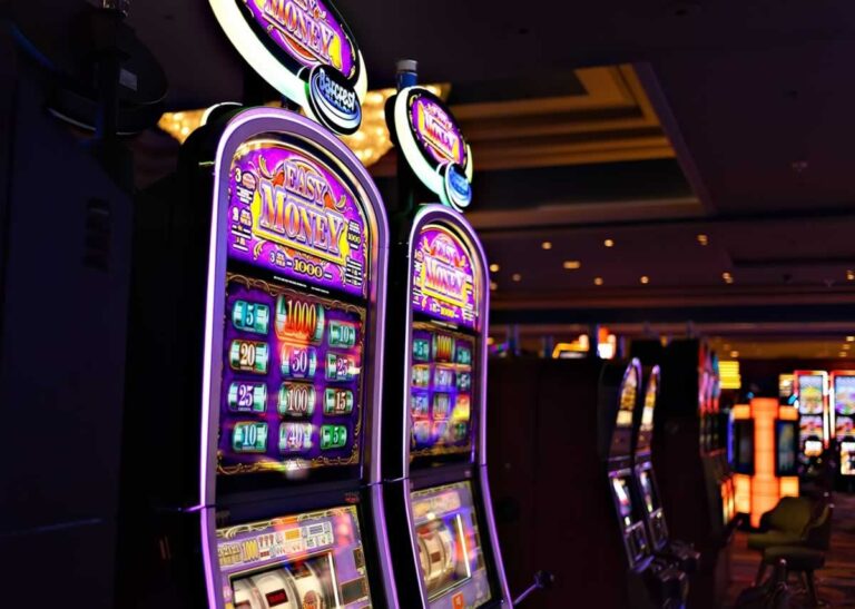 El mito del casino: ¿puede una máquina tragaperras volverse loca?
