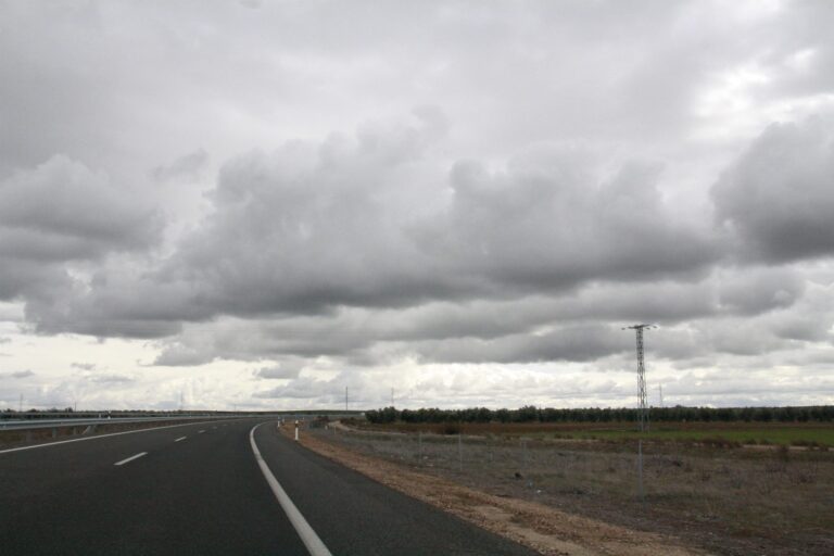 Aviso por calor en Cuenca y cielos con más nubosidad en Castilla-La Mancha