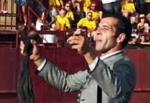 Antonio Linares sigue arrollando: dos orejas y rabo en Fuencaliente