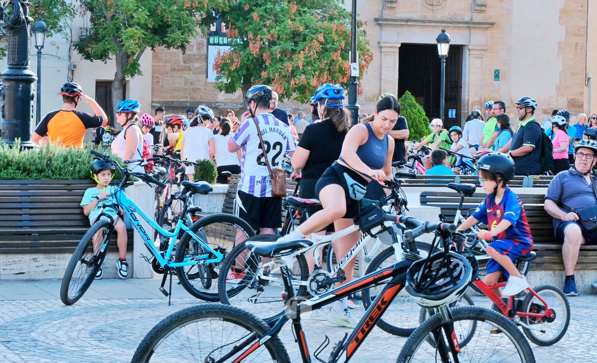 Tomelloso vive una gran fiesta familiar sobre ruedas en el Día de la Bici