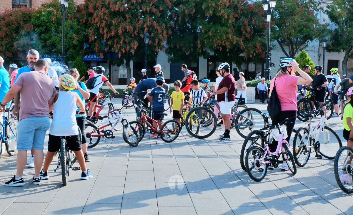Tomelloso vive una gran fiesta familiar sobre ruedas en el Día de la Bici
