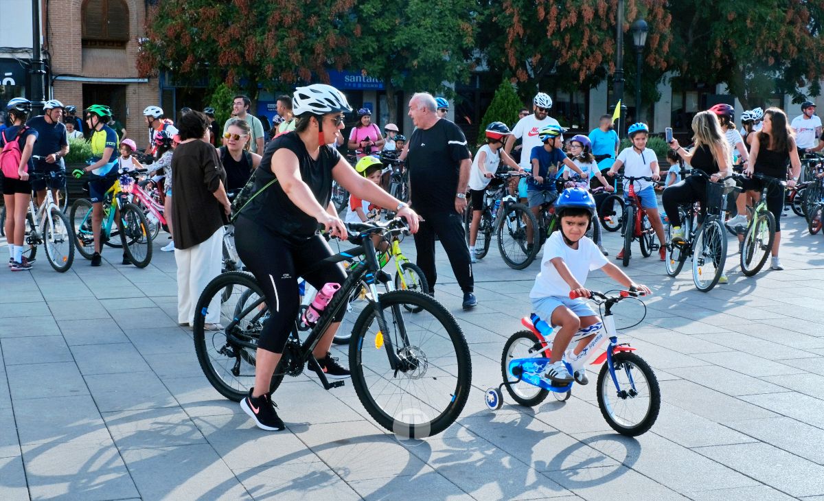 Tomelloso vive una gran fiesta familiar sobre ruedas en el Día de la Bici