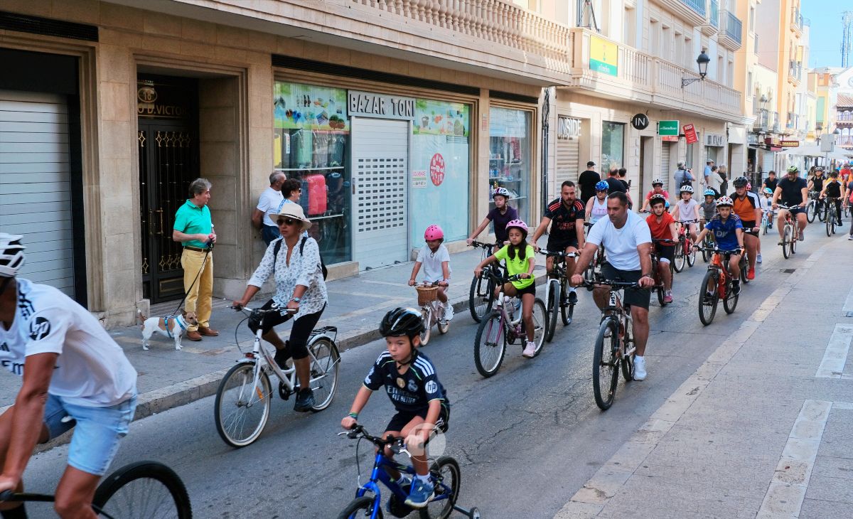 Tomelloso vive una gran fiesta familiar sobre ruedas en el Día de la Bici