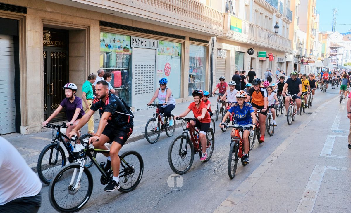 Tomelloso vive una gran fiesta familiar sobre ruedas en el Día de la Bici