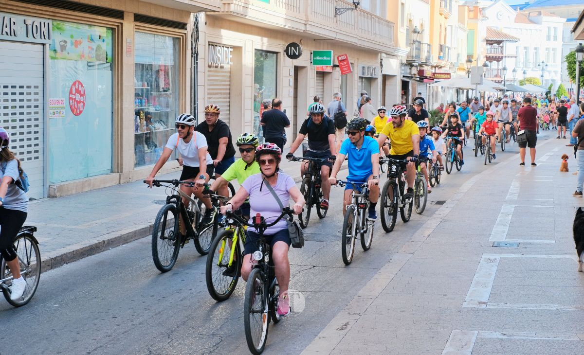 Tomelloso vive una gran fiesta familiar sobre ruedas en el Día de la Bici
