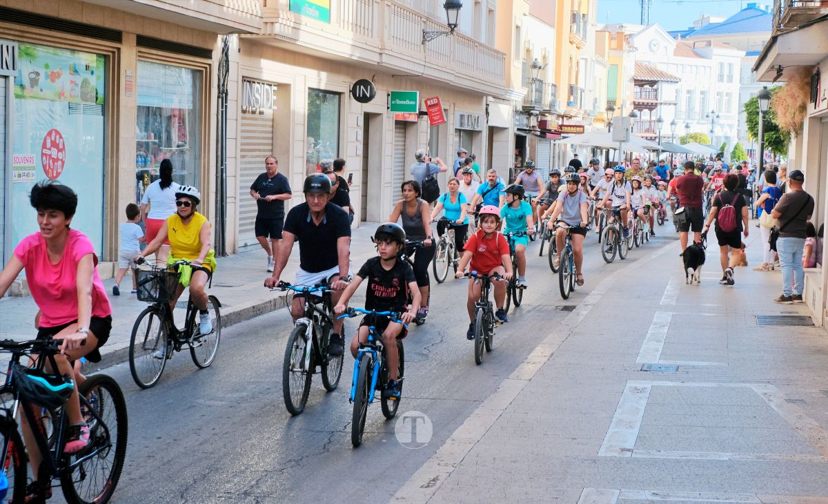 Tomelloso vive una gran fiesta familiar sobre ruedas en el Día de la Bici