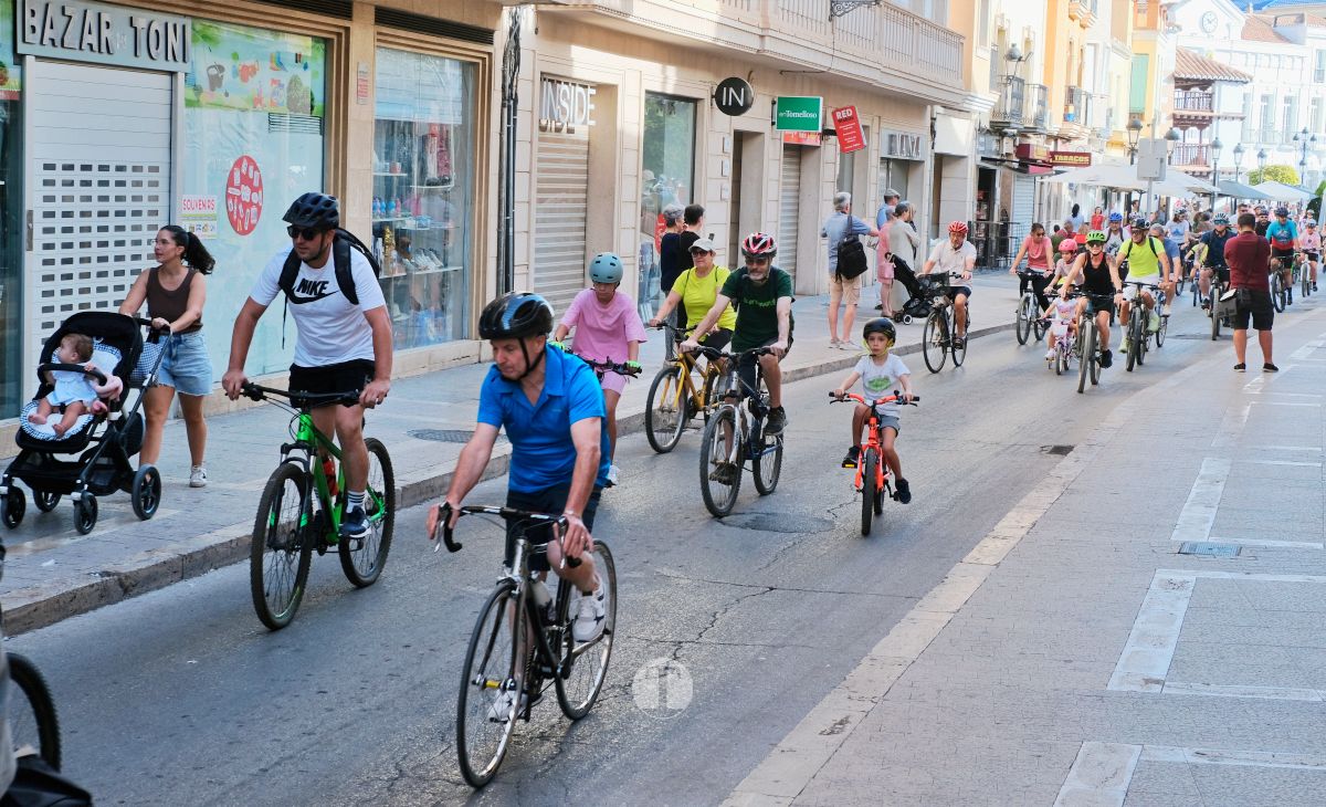Tomelloso vive una gran fiesta familiar sobre ruedas en el Día de la Bici