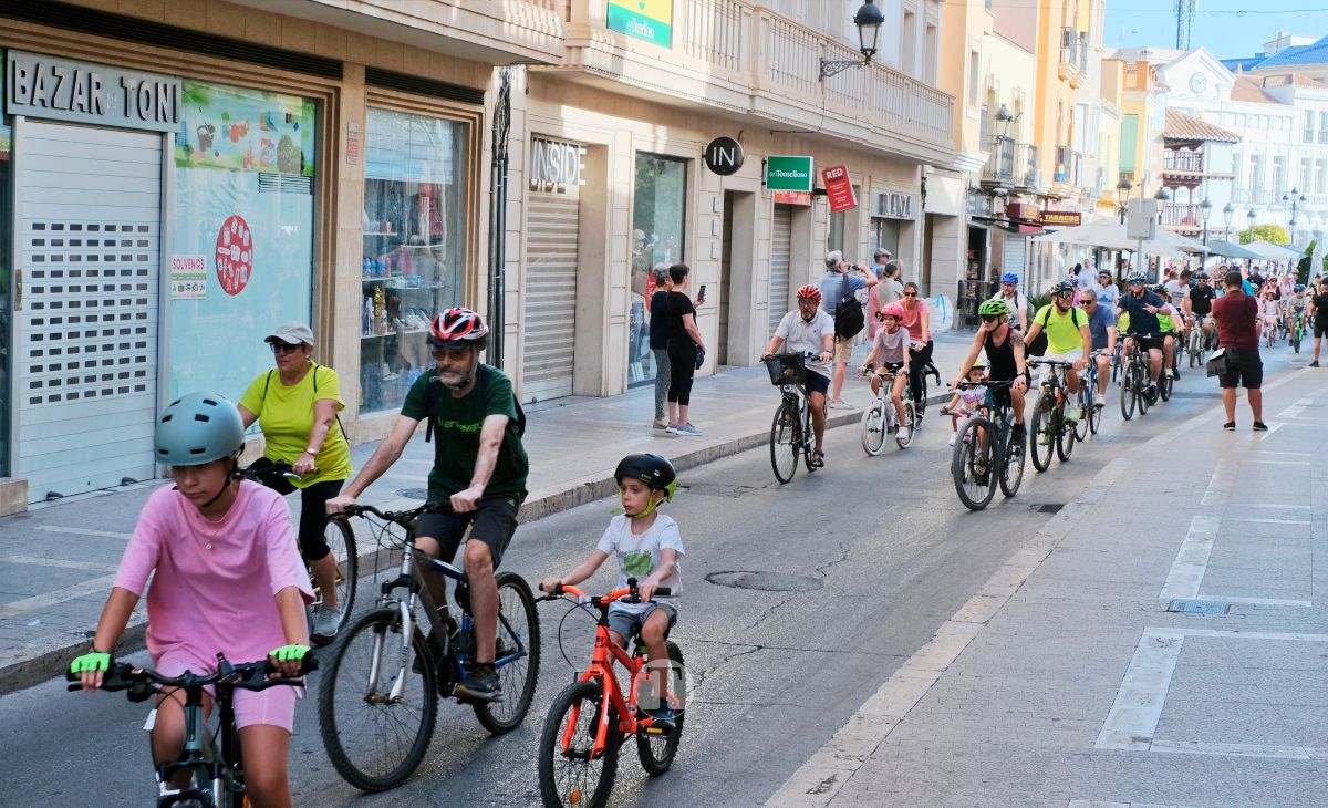 Tomelloso vive una gran fiesta familiar sobre ruedas en el Día de la Bici