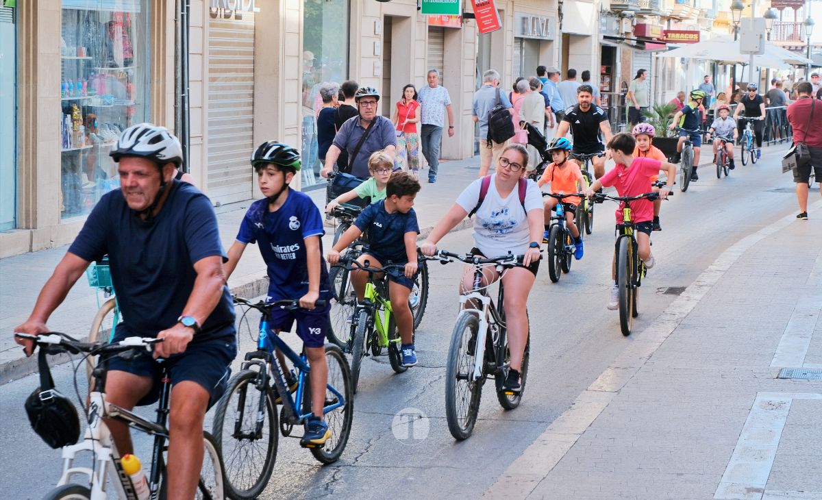 Tomelloso vive una gran fiesta familiar sobre ruedas en el Día de la Bici