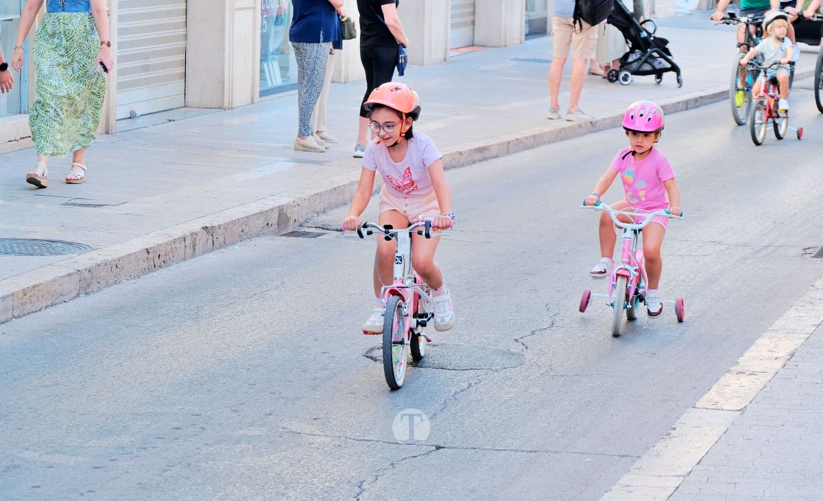 Tomelloso vive una gran fiesta familiar sobre ruedas en el Día de la Bici