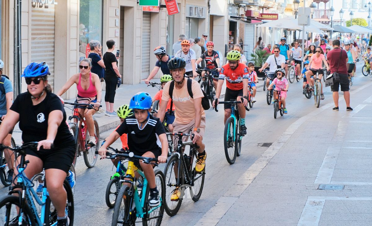 Tomelloso vive una gran fiesta familiar sobre ruedas en el Día de la Bici