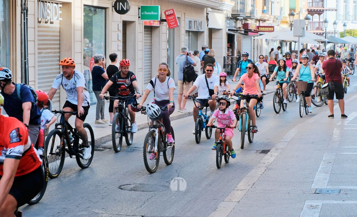 Tomelloso vive una gran fiesta familiar sobre ruedas en el Día de la Bici