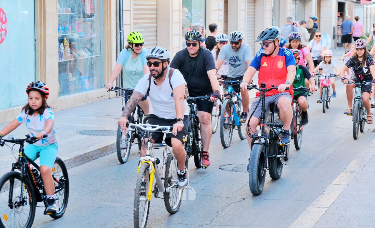 Tomelloso vive una gran fiesta familiar sobre ruedas en el Día de la Bici